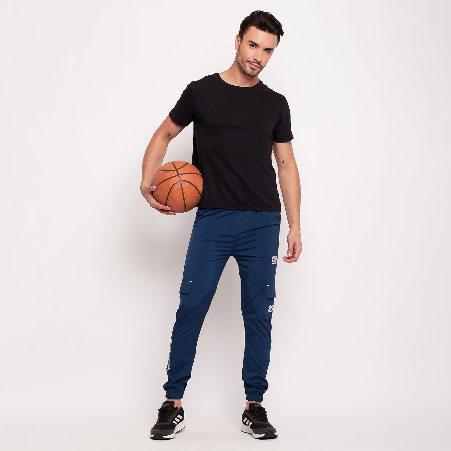 Men Tapered Fit Cargo Joggers