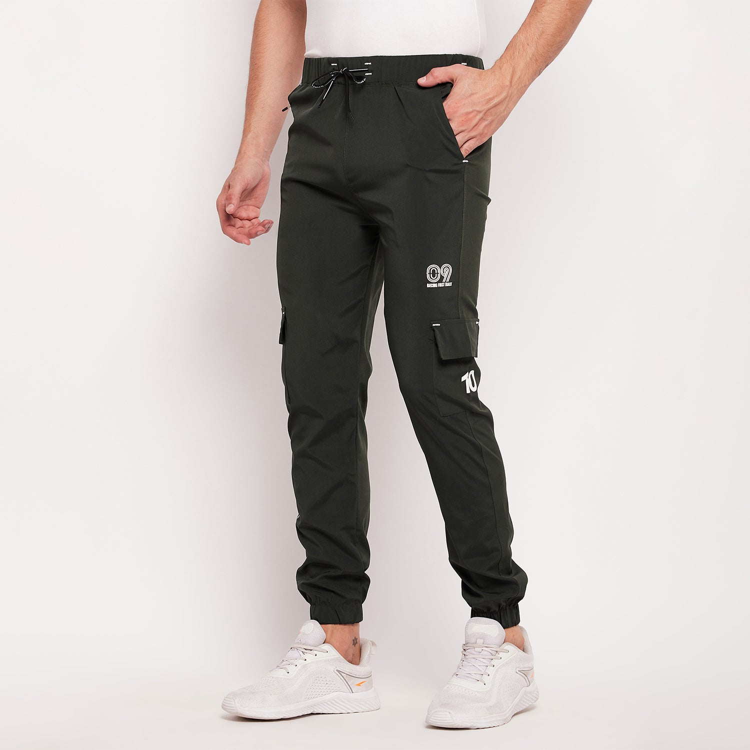 Men Tapered Fit Cargo Joggers